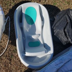Baby bath tub